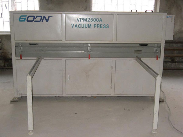 Продам пресс вакуумный б/у VPM 2500A    2004